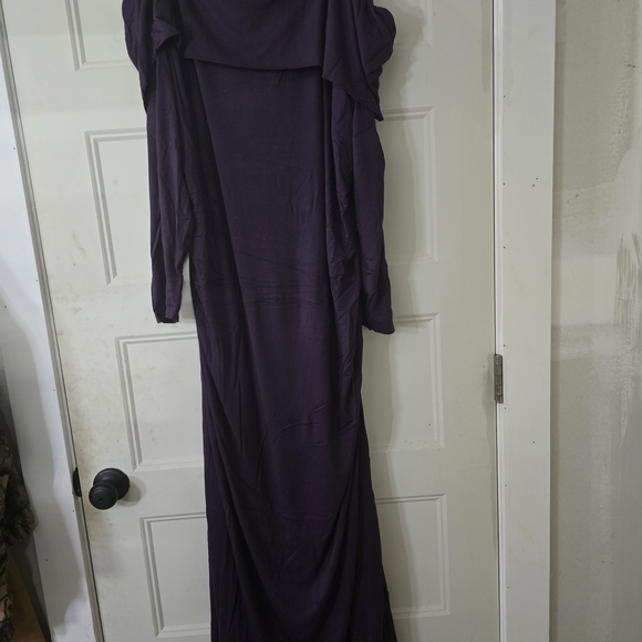 Elegant Purple Maxi Dress - Picture 4 of 4